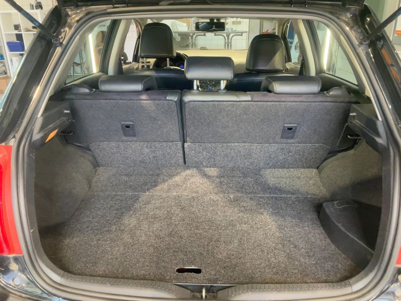 Toyota Auris 1.8 Hybrid Executive 2011 – снимка 15