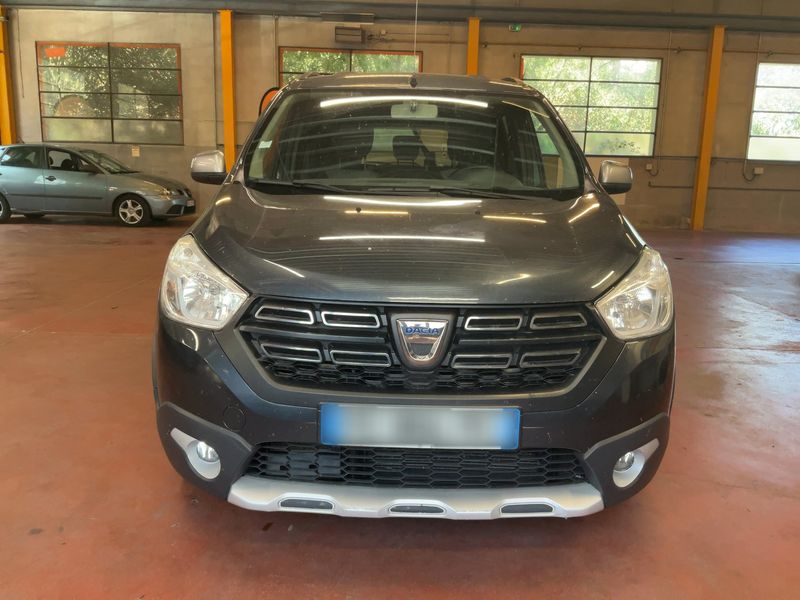 Dacia Lodgy 1.5 Blue dCi Stepway — zdjęcie 9