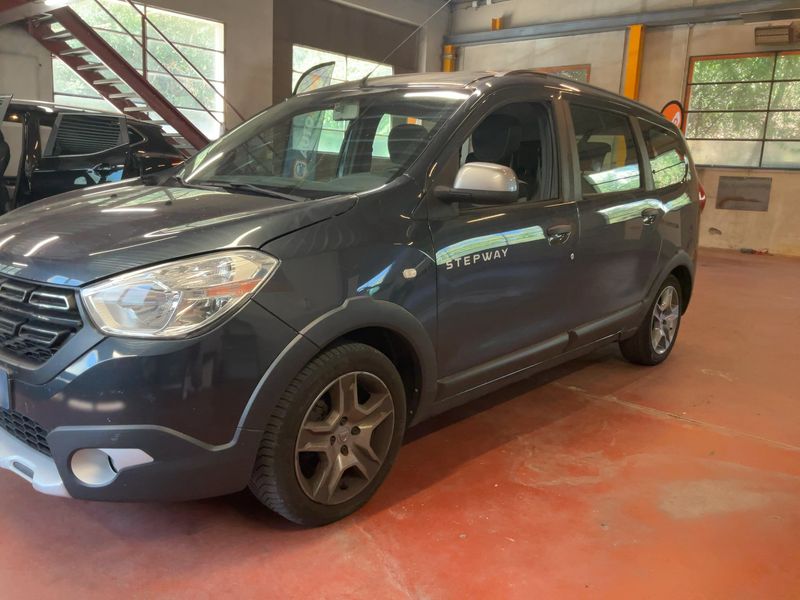 Dacia Lodgy 1.5 Blue dCi Stepway — zdjęcie 2
