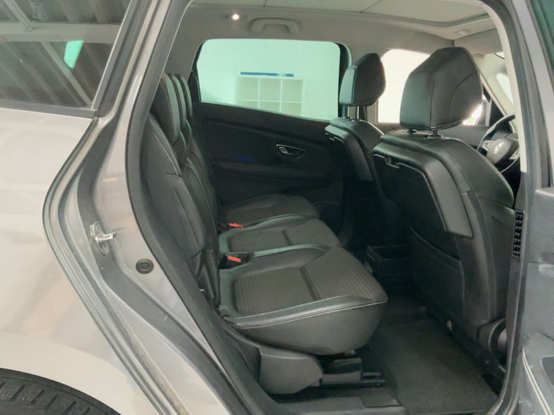 Renault Grand Scenic 1.7 BLUE dCi Intens — zdjęcie 14