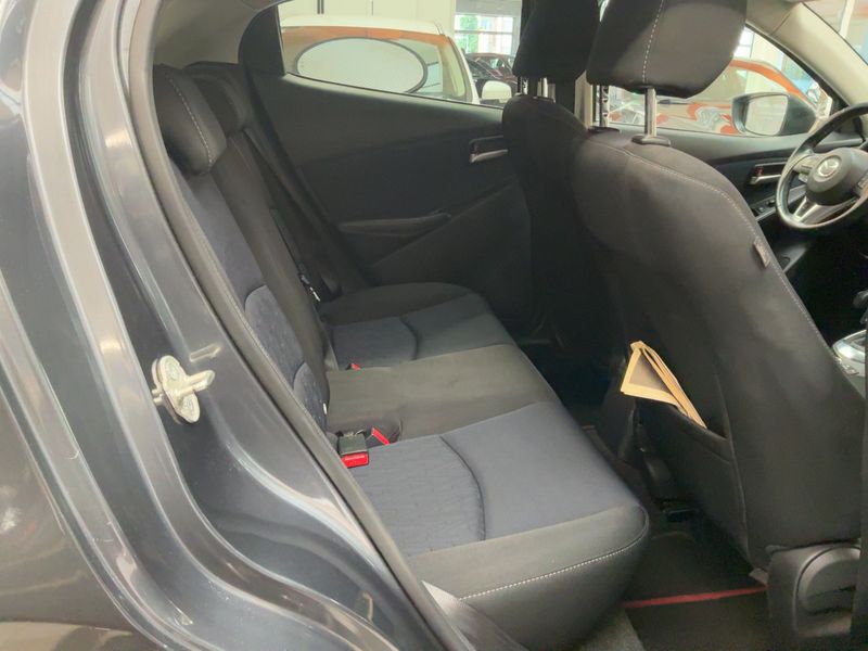 Mazda 2 1.5 Diesel Evolve — zdjęcie 14