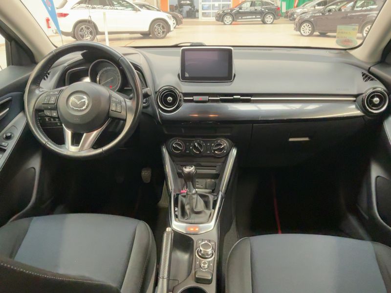 Mazda 2 1.5 Diesel Evolve — zdjęcie 12