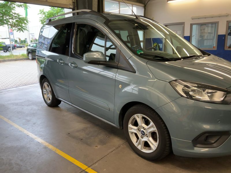 Ford Tourneo 1.0 EcoBoost Trend — zdjęcie 8