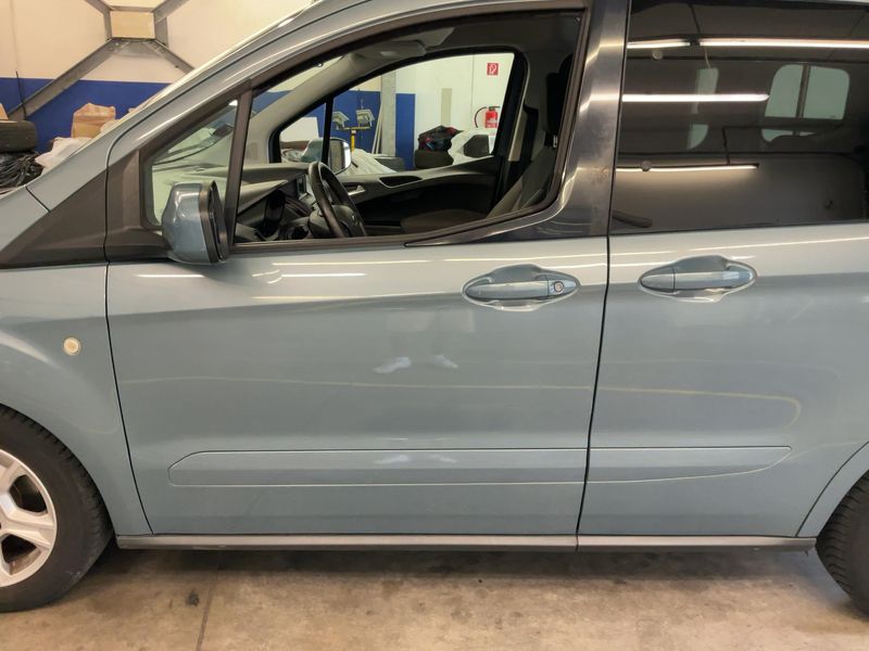 Ford Tourneo 1.0 EcoBoost Trend — zdjęcie 4