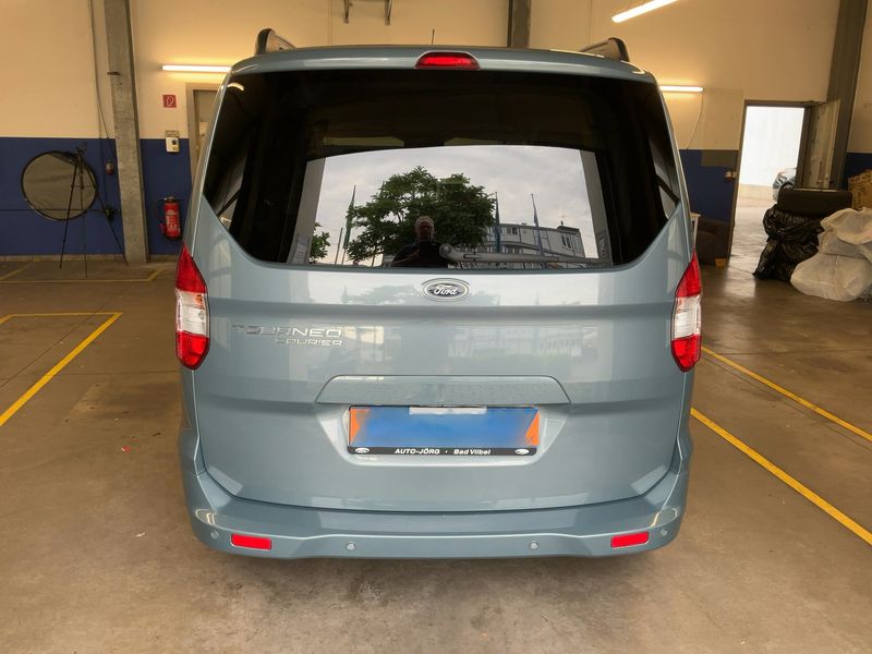 Ford Tourneo 1.0 EcoBoost Trend — zdjęcie 5