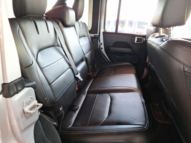 Jeep Wrangler Unlimited 2.0 4xe Plug-in Hybrid Sahara — zdjęcie 14