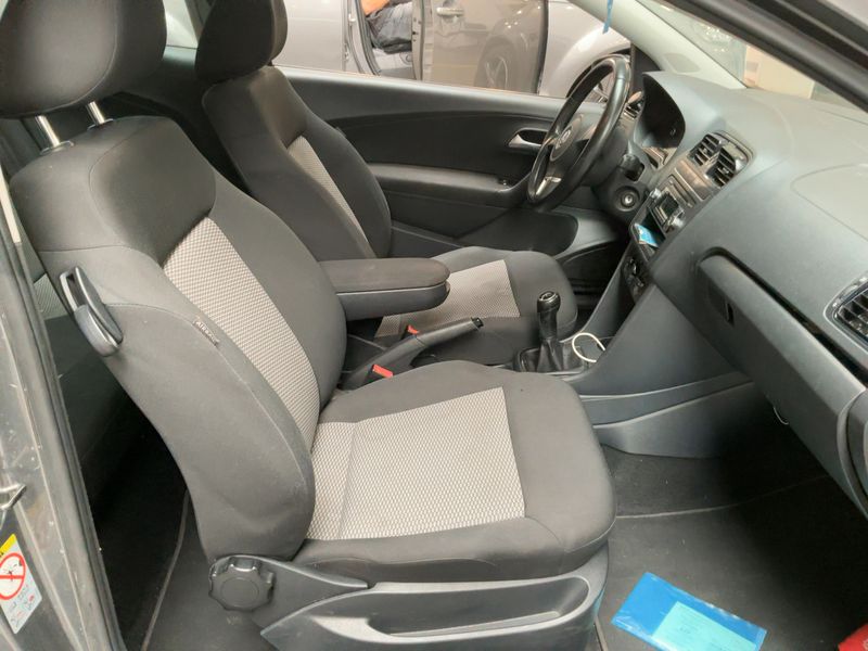 Volkswagen Polo 1.2 Trendline — zdjęcie 12