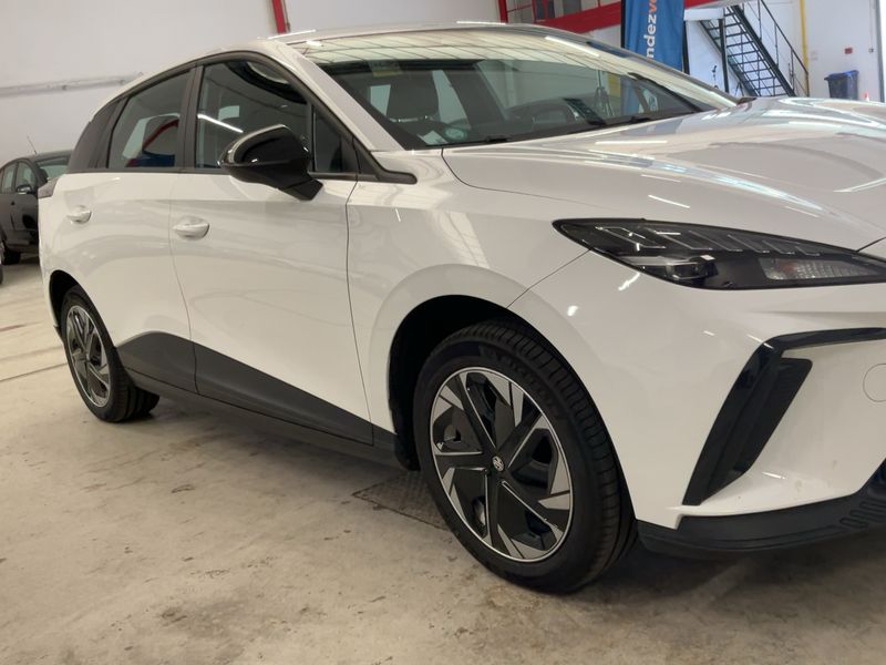 MG 4 electric drive 125 kW Standard — zdjęcie 8