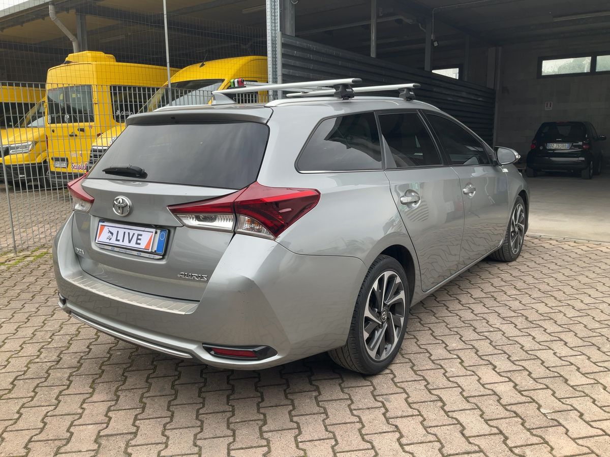 Toyota Auris 2015 — photo 9