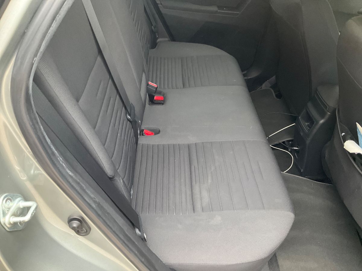 Toyota Auris 2015 — photo 37