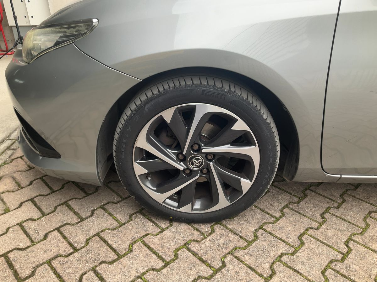 Toyota Auris 2015 — photo 4