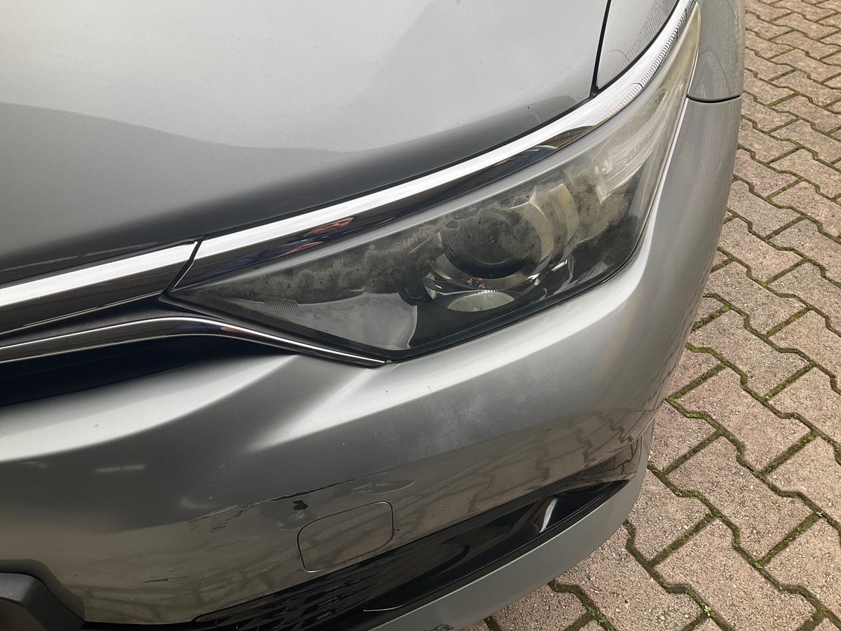 Toyota Auris 2015 — photo 3