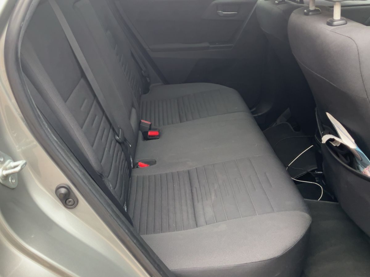 Toyota Auris 2015 — photo 20
