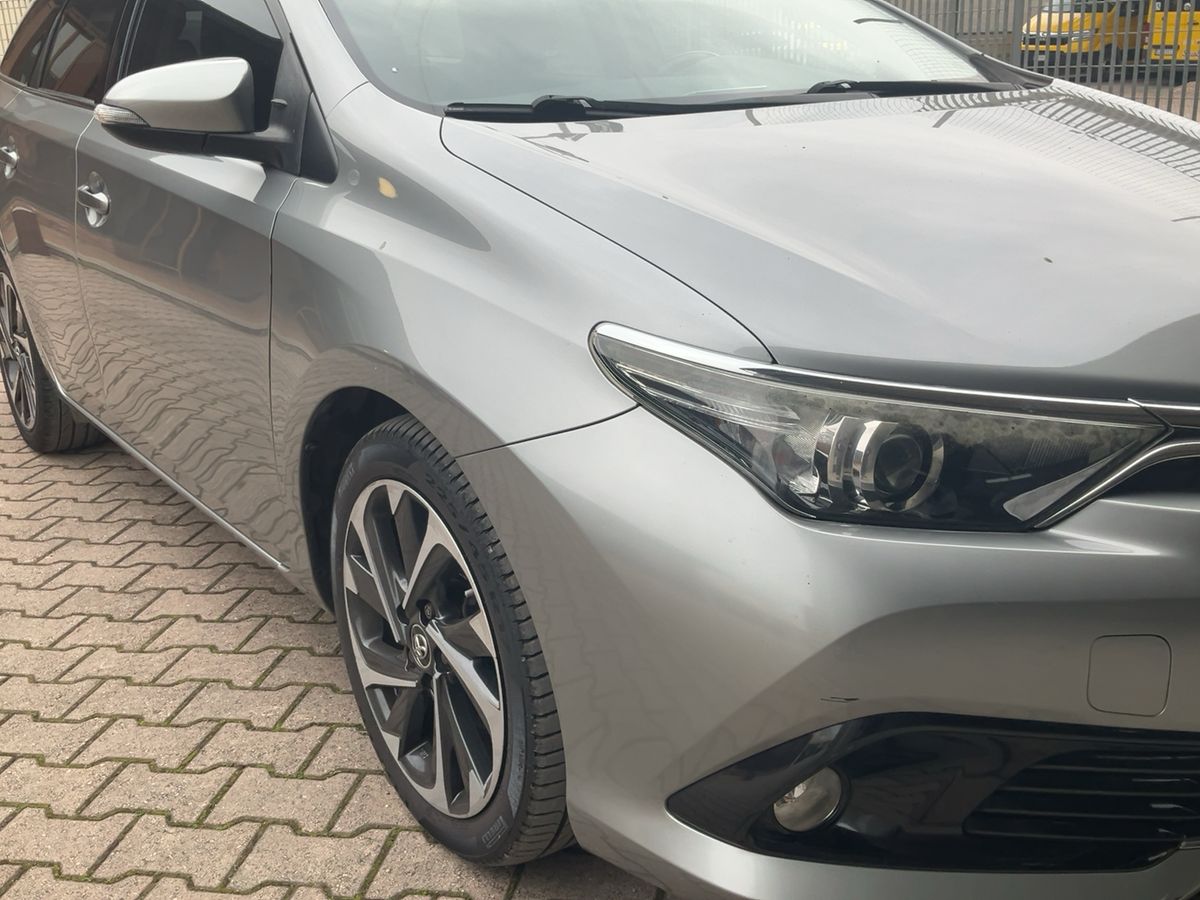Toyota Auris 2015 — photo 13