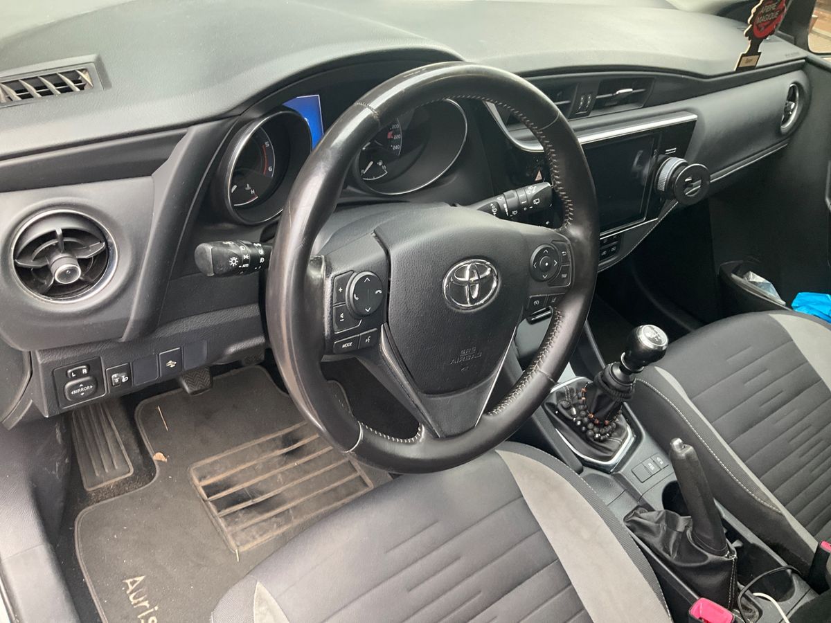 Toyota Auris 2015 — photo 42