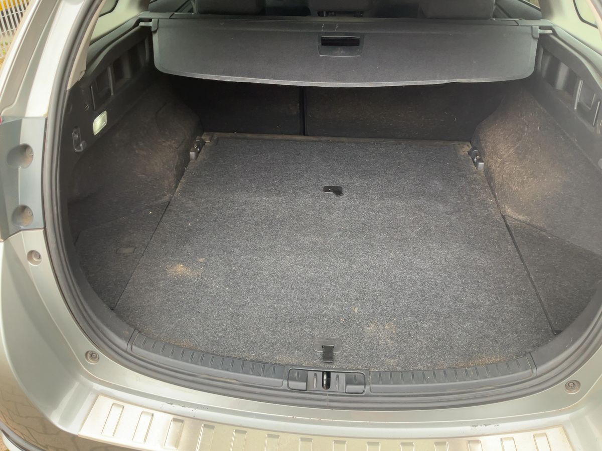 Toyota Auris 2015 — photo 16