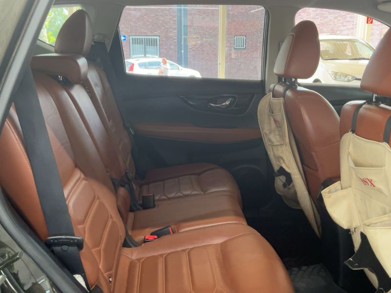 Nissan X-Trail 2.0 dCi Tekna 4x4 — zdjęcie 14