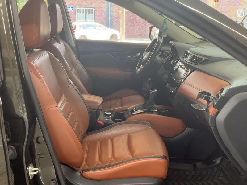 Nissan X-Trail 2.0 dCi Tekna 4x4 — zdjęcie 11