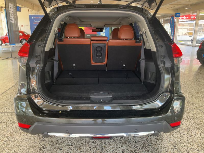 Nissan X-Trail 2.0 dCi Tekna 4x4 — zdjęcie 10