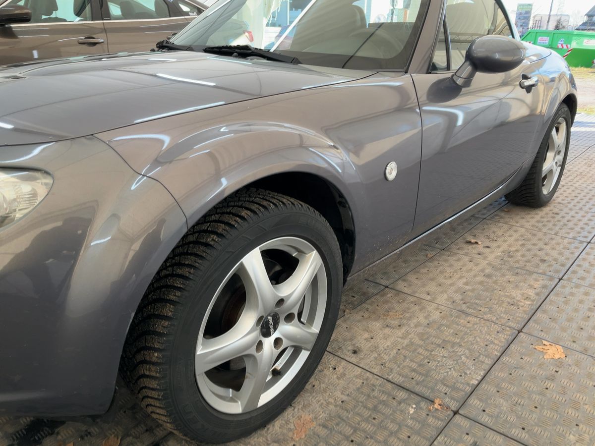 Mazda MX-5 1.8 Niseko Roadster Coupe