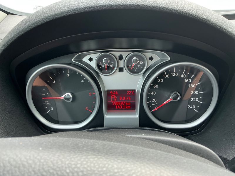 Ford Kuga 2.0 TDCi Titanium — zdjęcie 13
