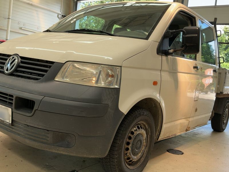 Volkswagen T5 Transporter 2.5 TDI Pritsche Doppelkabine 4Motion — zdjęcie 2