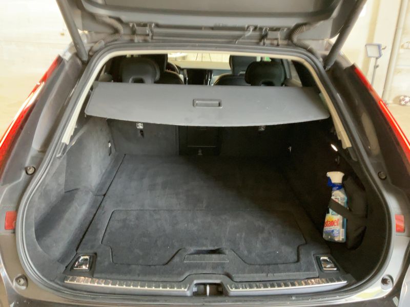 Volvo V90 2.0 T6 Recharge Plug-in Hybrid Core AWD — zdjęcie 10