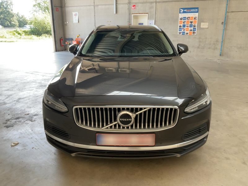 Volvo V90 2.0 T6 Recharge Plug-in Hybrid Core AWD — zdjęcie 9