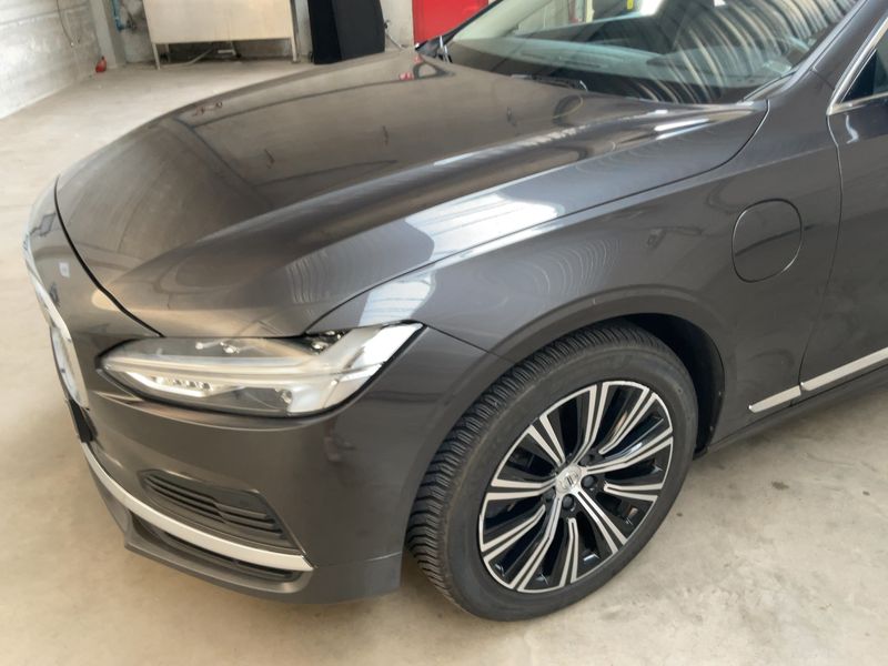 Volvo V90 2.0 T6 Recharge Plug-in Hybrid Core AWD — zdjęcie 2