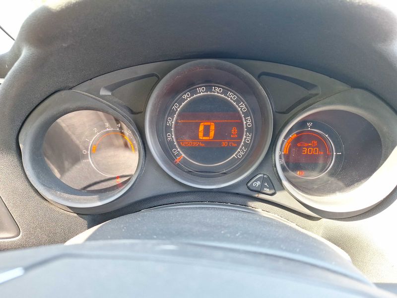 Citroen C4 1.6 HDi Collection — zdjęcie 12