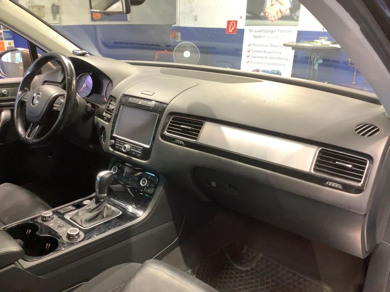 Volkswagen Touareg 3.0 V6 TDI BlueMotion Tech — zdjęcie 12