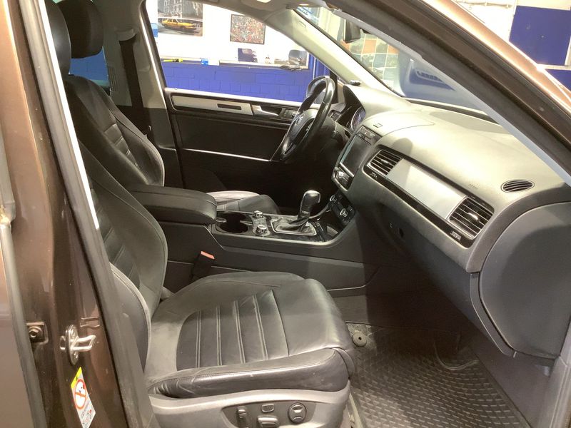 Volkswagen Touareg 3.0 V6 TDI BlueMotion Tech — zdjęcie 11