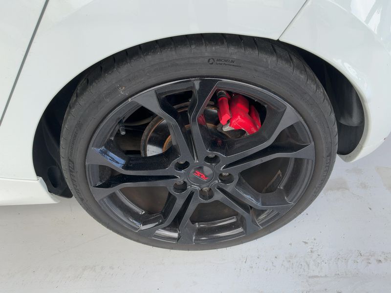 Renault Clio 1.6 TCe Renault Sport Trophy 2015 – снимка 5