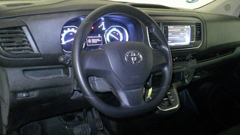 Toyota ProAce electric drive 100 kW Compact Combi GX — zdjęcie 9
