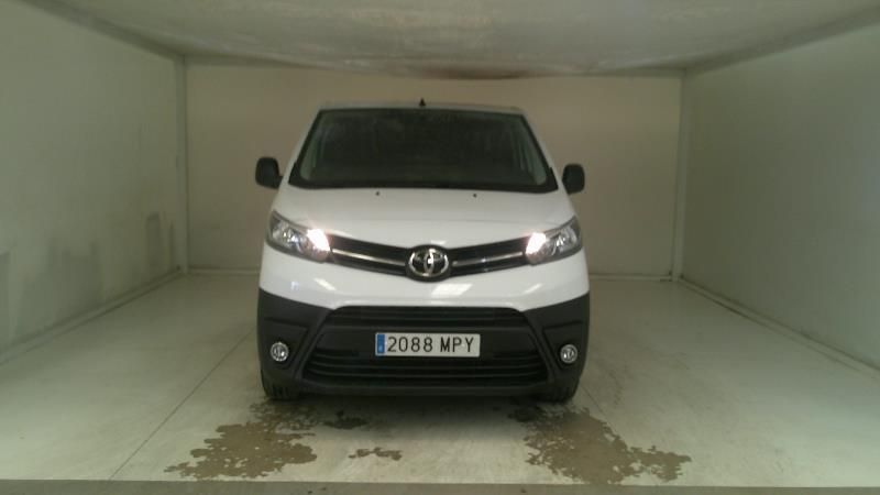 Toyota ProAce electric drive 100 kW Compact Combi GX — zdjęcie 8