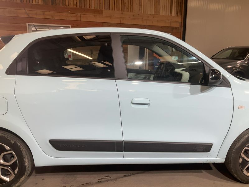 Renault Twingo 1.0 SCe Equilibre — zdjęcie 7