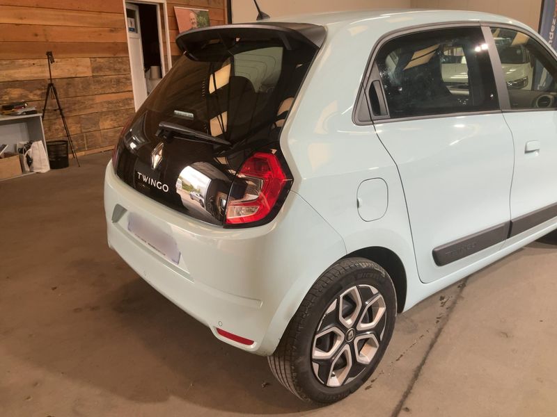 Renault Twingo 1.0 SCe Equilibre — zdjęcie 6
