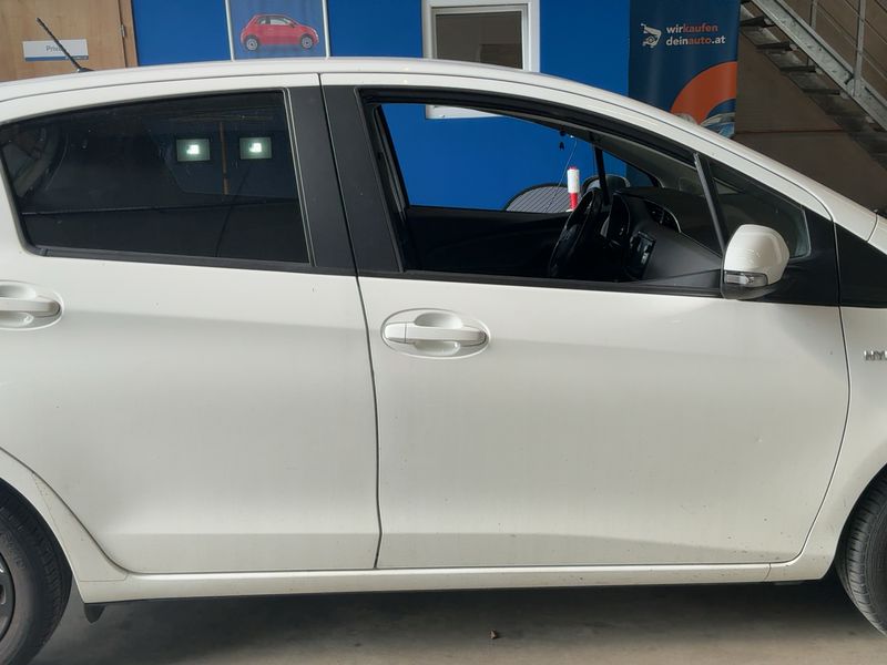 Toyota Yaris 1.5 Hybrid Edition 45 2016 – снимка 10