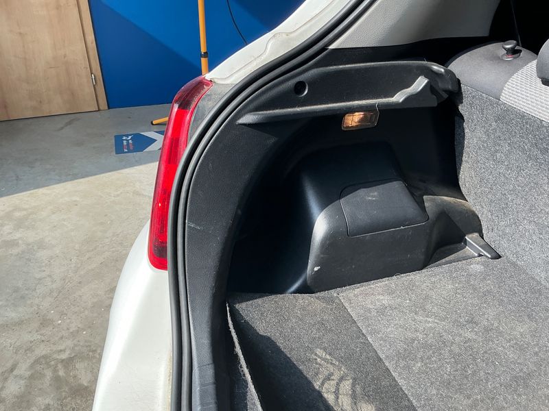 Toyota Yaris 1.5 Hybrid Edition 45 2016 – снимка 23