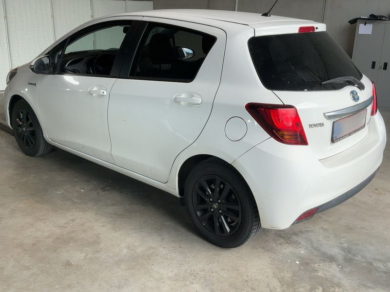 Toyota Yaris 1.5 Hybrid Edition 45 2016 – снимка 6