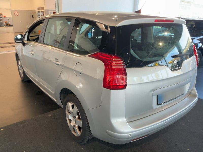 Peugeot 5008 1.6 Active — zdjęcie 3