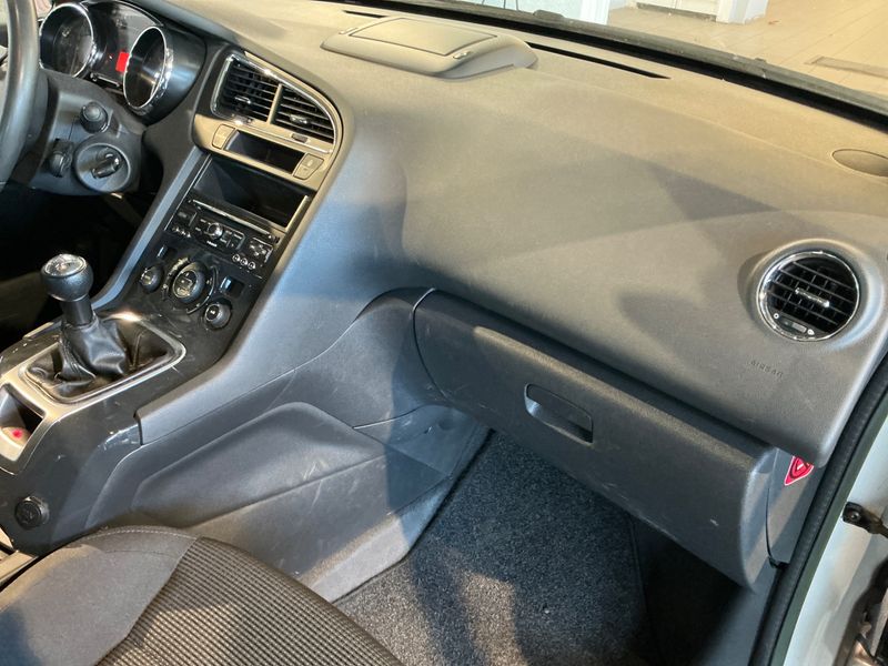Peugeot 5008 1.6 Active 2014 – снимка 24