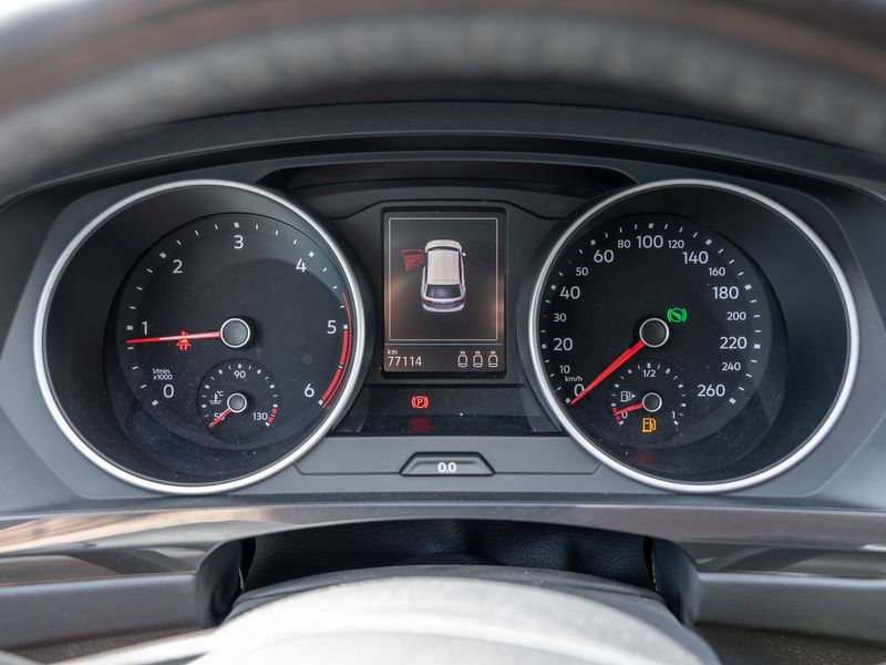 Volkswagen Tiguan 2.0 TDI Sport BlueMotion Tech — zdjęcie 12