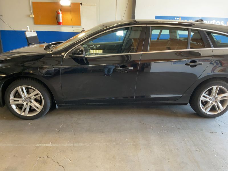 Volvo V60 2.4 D6 Plug-in Hybrid Momentum AWD 2015 – снимка 4