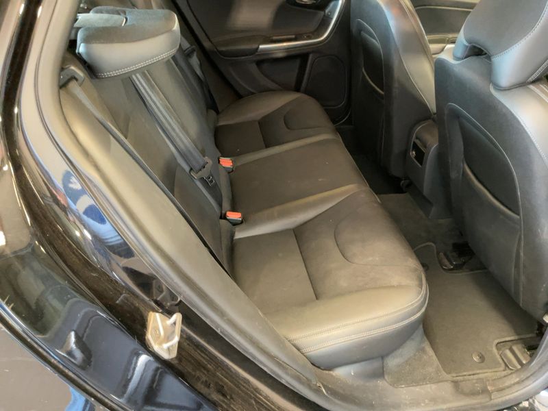 Volvo V60 2.4 D6 Plug-in Hybrid Momentum AWD 2015 – снимка 19