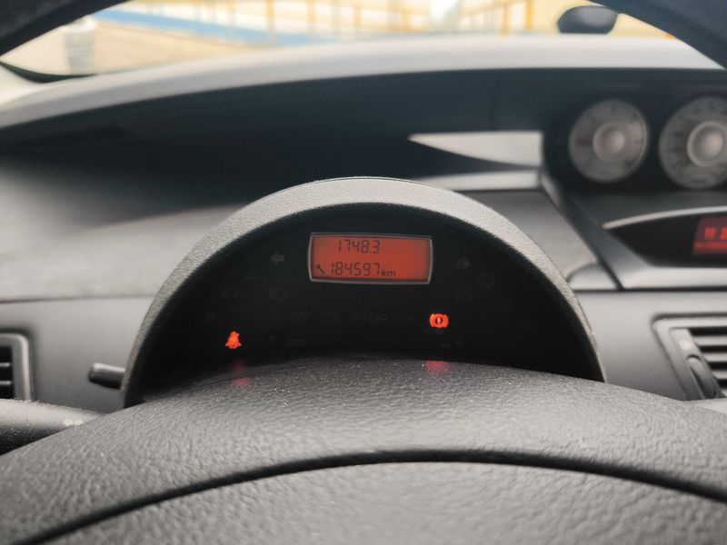 Citroen C8 2.0 HDi Premier — zdjęcie 12