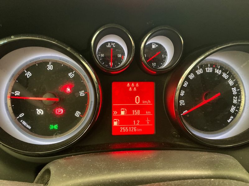 Opel Zafira Tourer 2.0 CDTI Cosmo 2014 – снимка 4