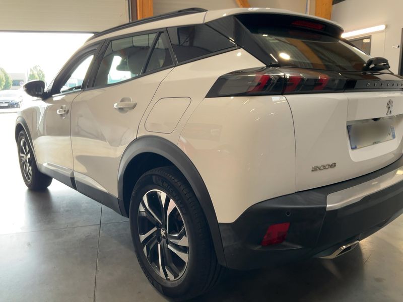 Peugeot 2008 1.2 PureTech Allure — zdjęcie 3