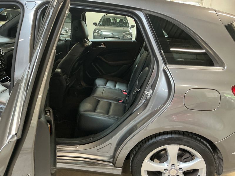 Mercedes-Benz B-Klasse B 200 CDI Standard — zdjęcie 14