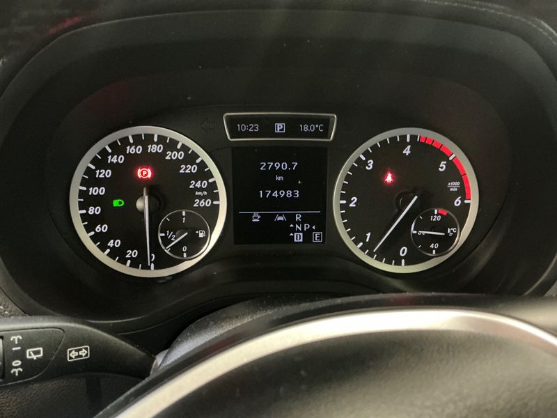 Mercedes-Benz B-Klasse B 200 CDI Standard — zdjęcie 13